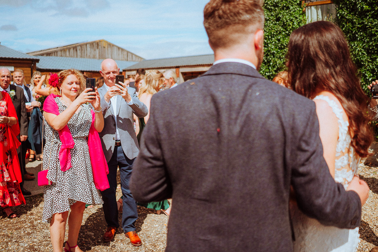 SUMMER WEDDING ROSEDEW FARM WEDDING PHOTOGRAPHY 047 SUMMER WEDDING ROSEDEW FARM WEDDING PHOTOGRAPHY 047